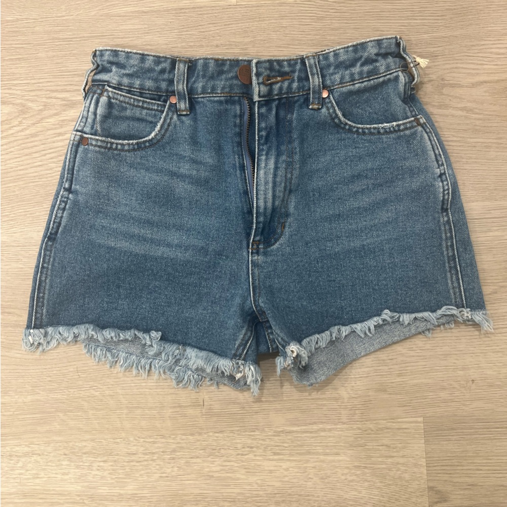 billabong high-rise shorts waist inch 24